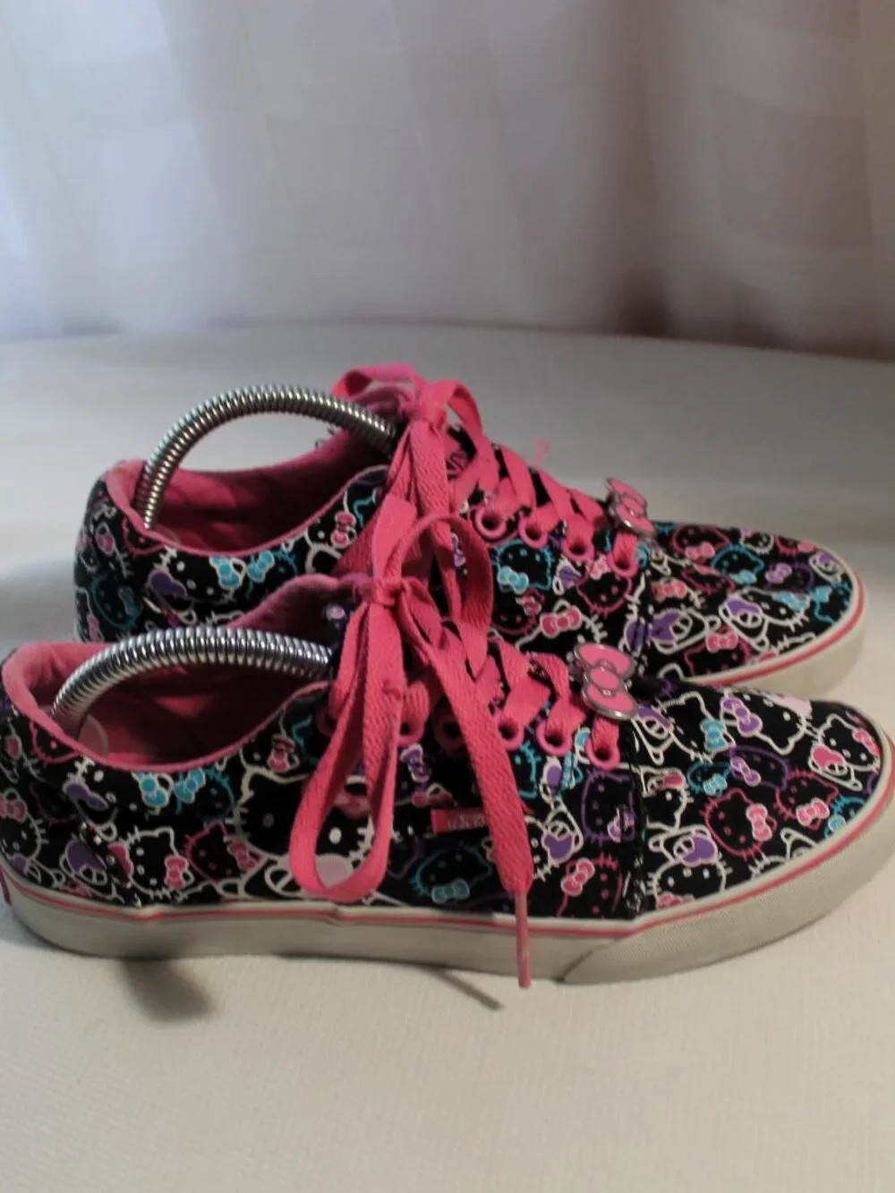 Hello Kitty Vans with Bow Charms Size 6